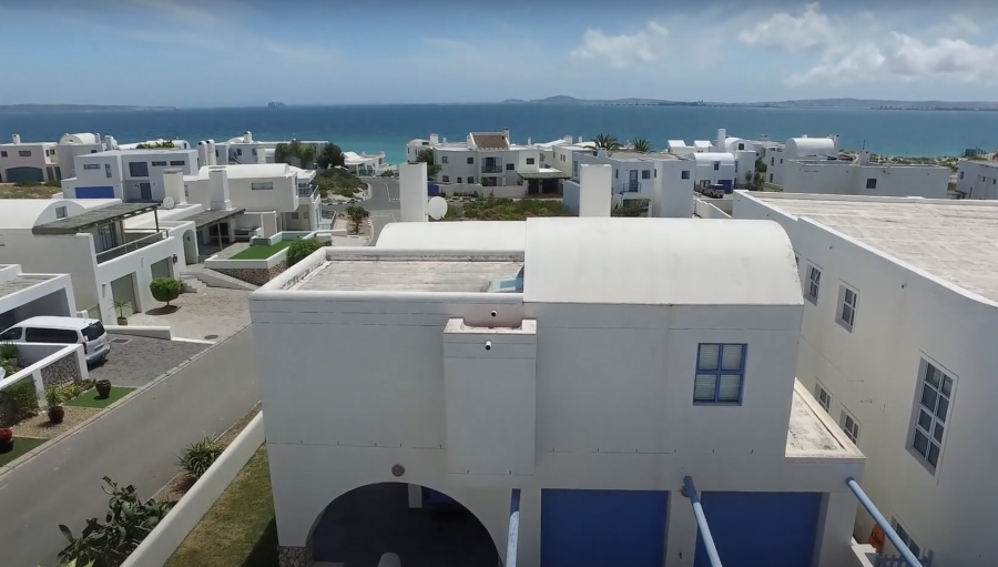 4 Bedroom Property for Sale in Paradise Beach Western Cape